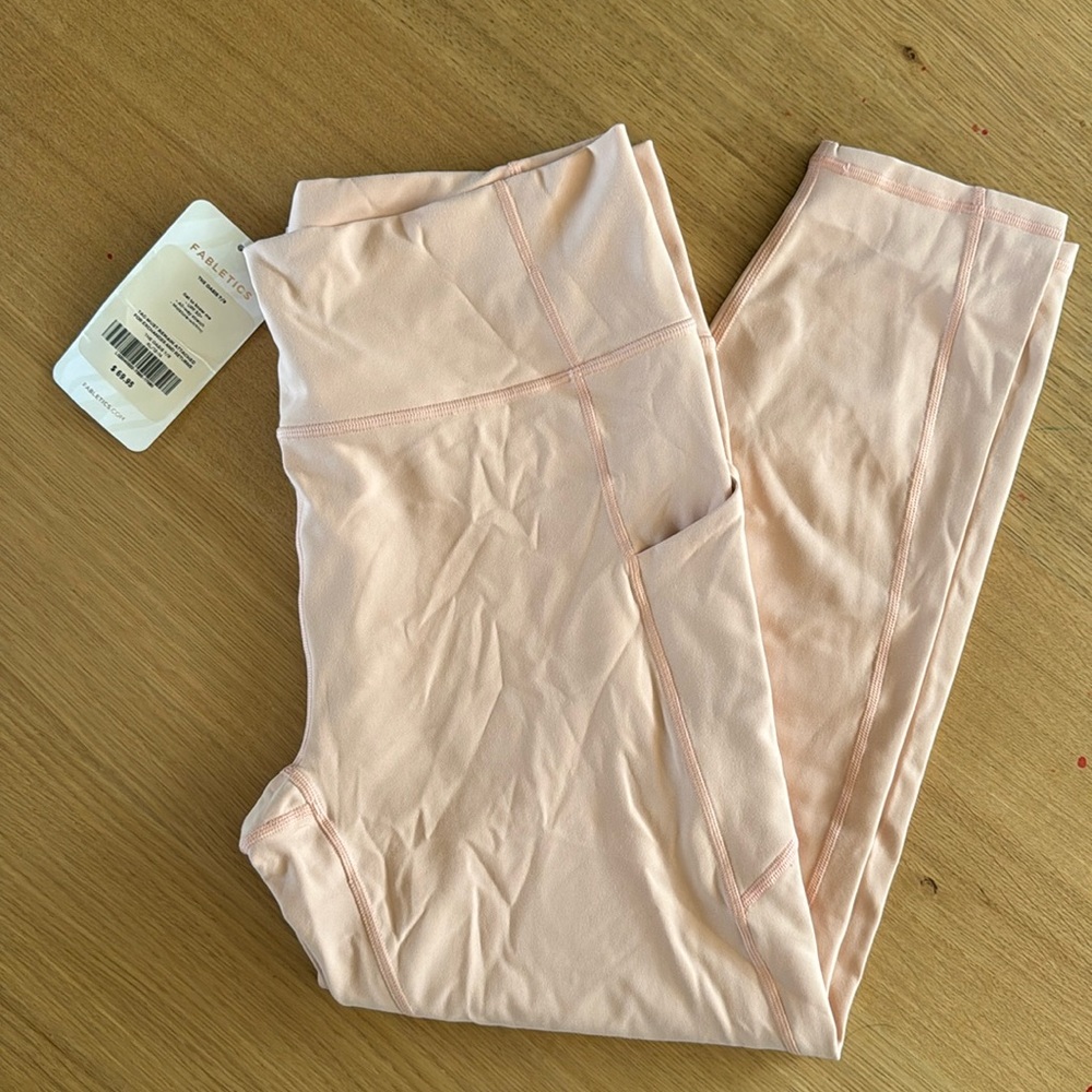 NWT FABLETICS Pure Lux 7/8 Peachy Pink Leggings